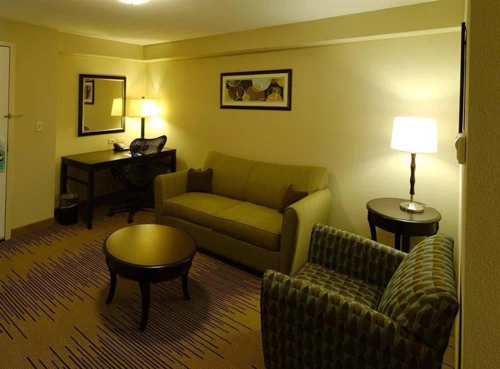 Hilton Garden Inn Cincinnati/Мейсън Стая снимка