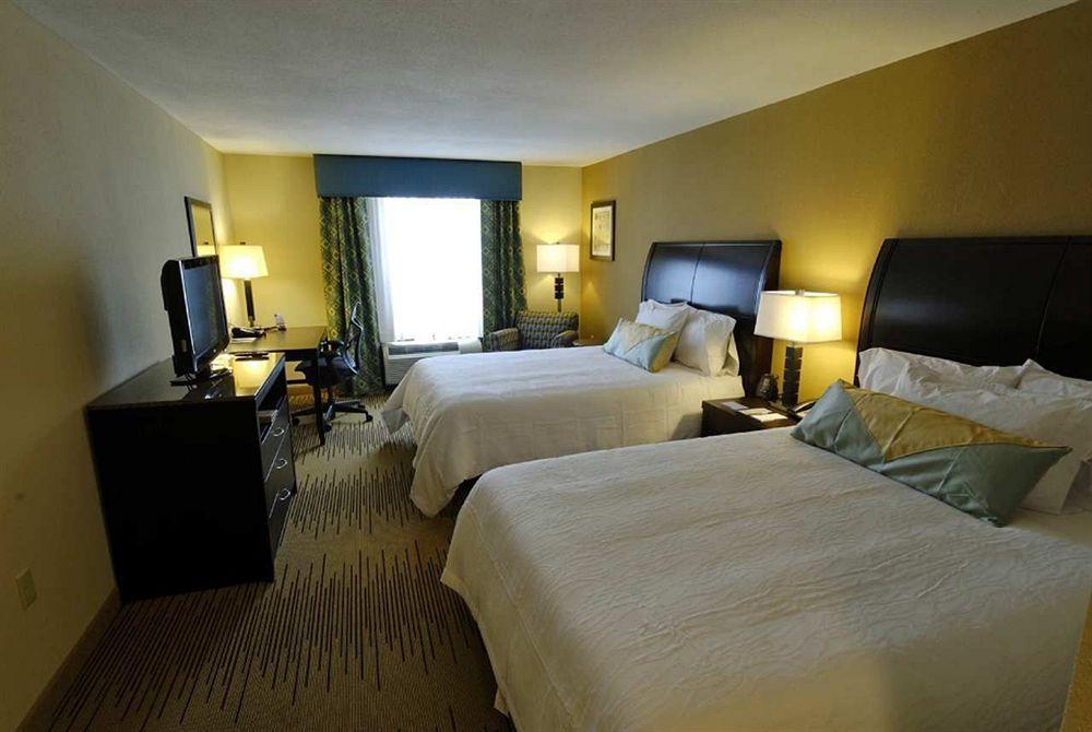 Hilton Garden Inn Cincinnati/Мейсън Стая снимка