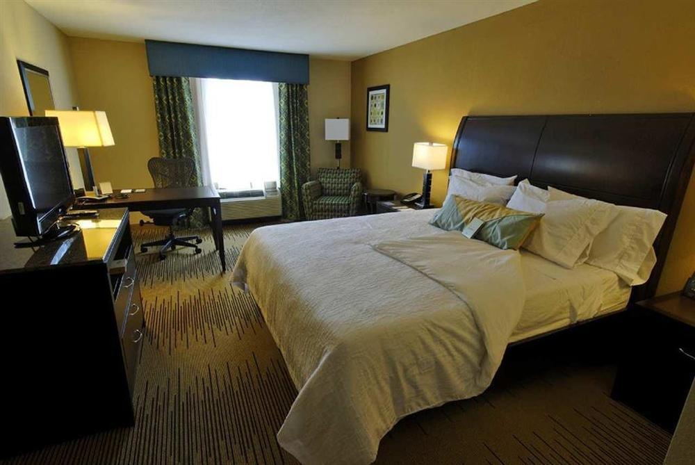 Hilton Garden Inn Cincinnati/Мейсън Стая снимка