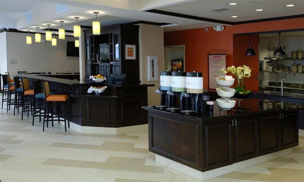 Hilton Garden Inn Cincinnati/Мейсън Ресторант снимка