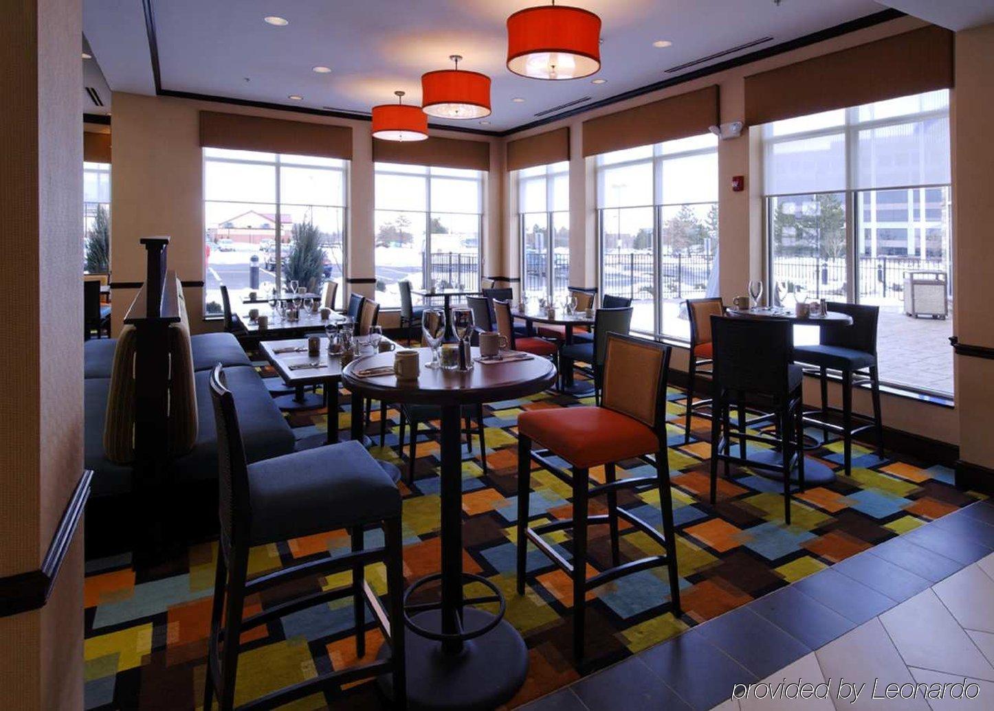 Hilton Garden Inn Cincinnati/Мейсън Ресторант снимка